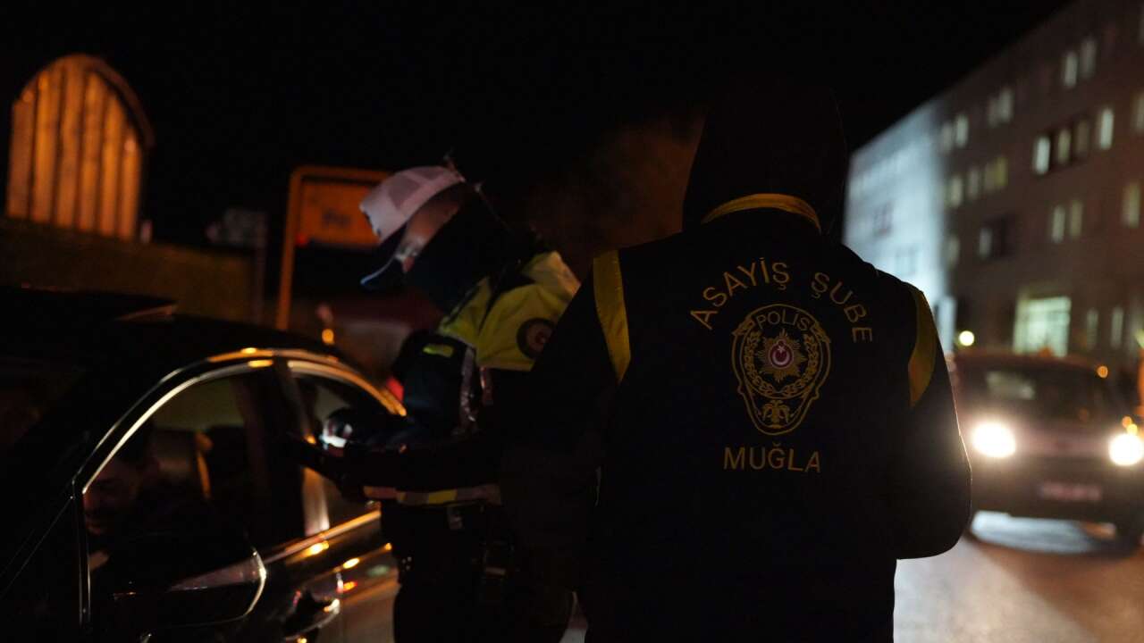 Menteşe’de Yılbaşı Öncesi Asayiş ve Trafik Denetimleri Artırıldı 6